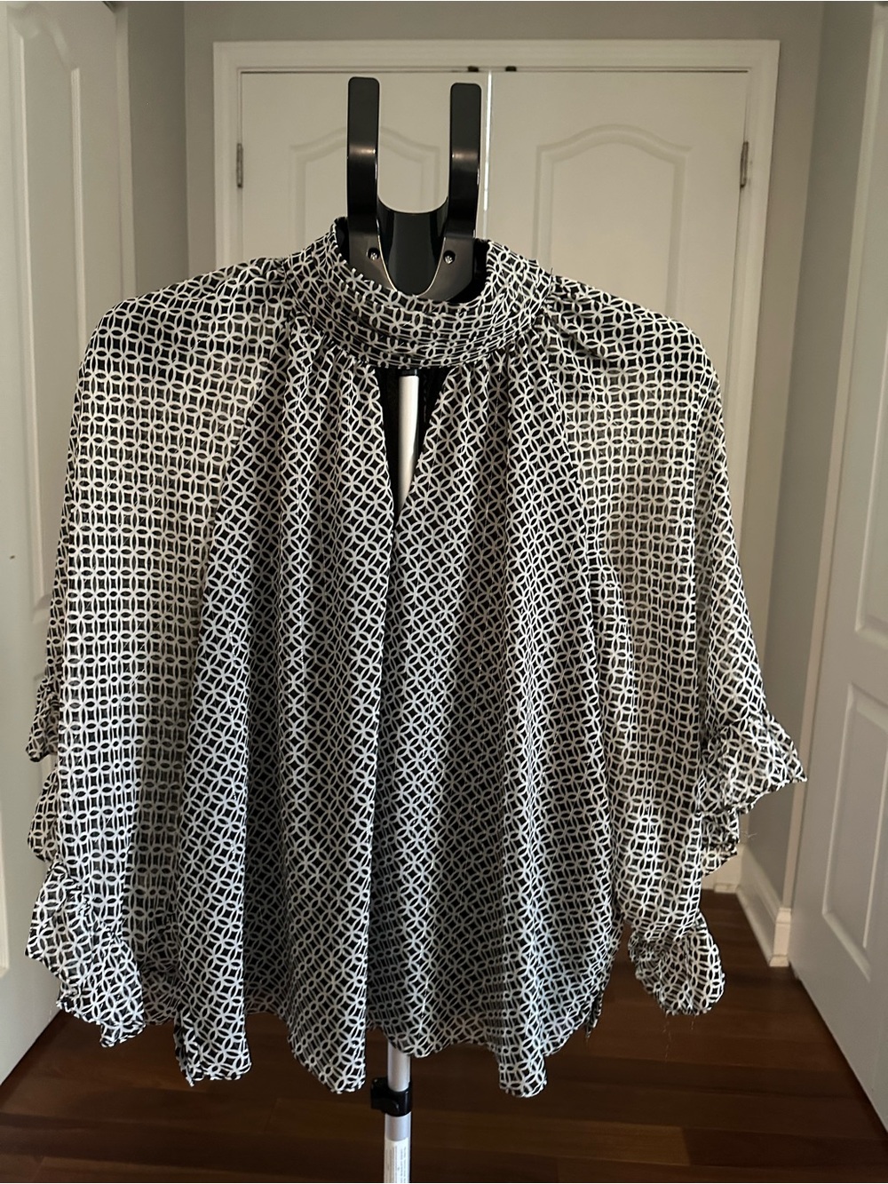 Vince Camuto Black & White Geo Mock Neck Blouse